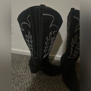 Torrid cowboy boots size 9.5 great condition